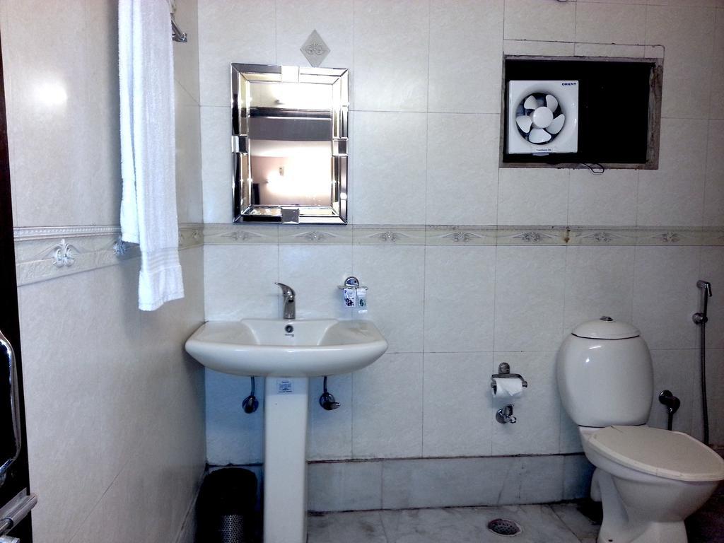 Hotel Ananda Delhi  Phòng bức ảnh